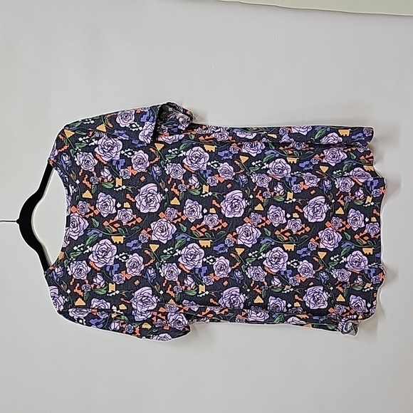 LuLaRoe Classic Tee geometric and floral print - Picture 7 of 7